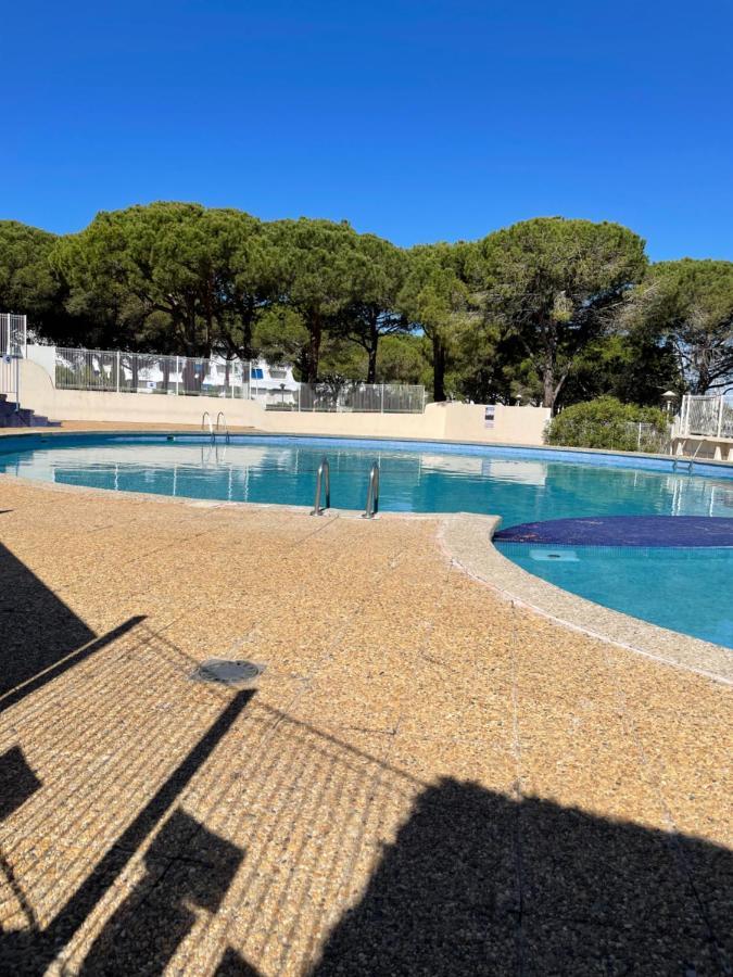 Studio vue port à 500m de la plage Le Grau-du-Roi Extérieur photo