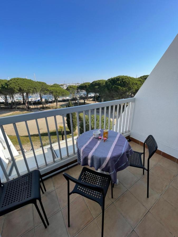 Studio vue port à 500m de la plage Le Grau-du-Roi Extérieur photo