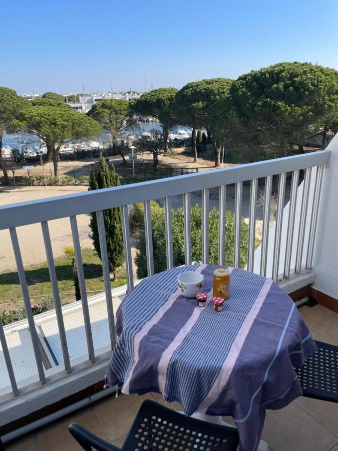 Studio vue port à 500m de la plage Le Grau-du-Roi Extérieur photo